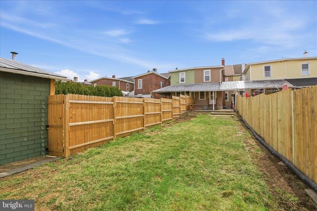 41-E WASHINGTON ST, Topton, PA 19562