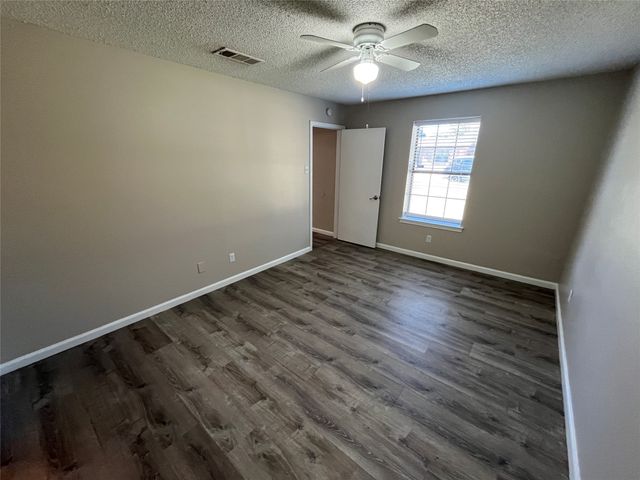 272 Buttercup Lane, Dallas, TX 75217