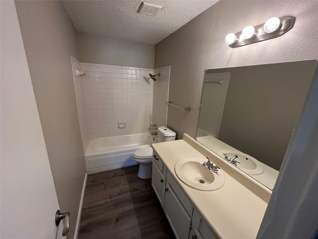 272 Buttercup Lane, Dallas, TX 75217