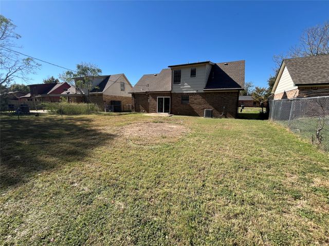 272 Buttercup Lane, Dallas, TX 75217