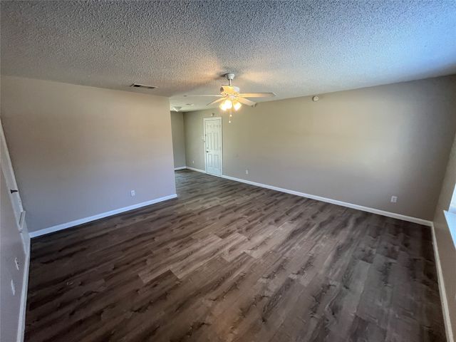 272 Buttercup Lane, Dallas, TX 75217