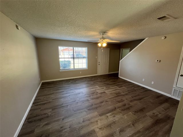 272 Buttercup Lane, Dallas, TX 75217