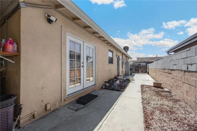 12205 S Halldale, Los Angeles, CA 90047