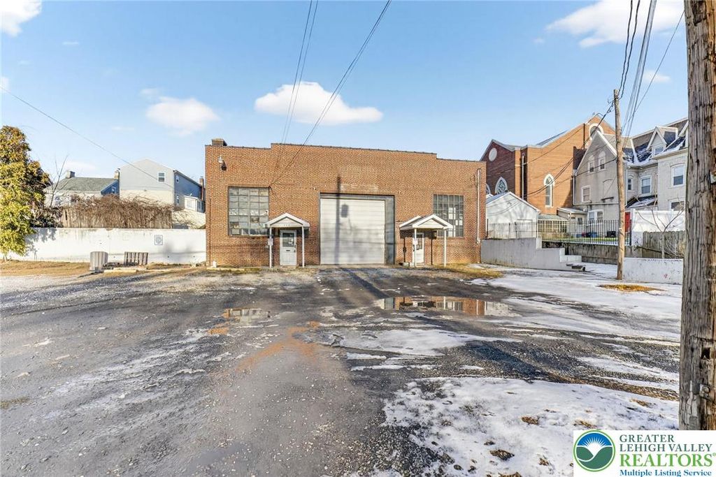 113 Railroad Street, Catasauqua Boro, PA 18032