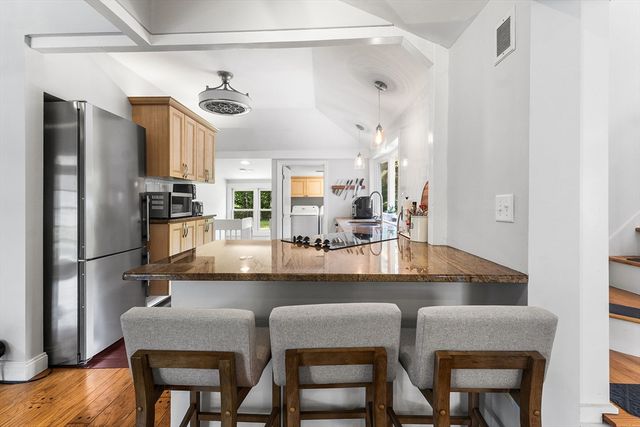 50 Idlewood Ave, Hamilton, MA 01982