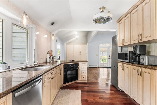50 Idlewood Ave, Hamilton, MA 01982