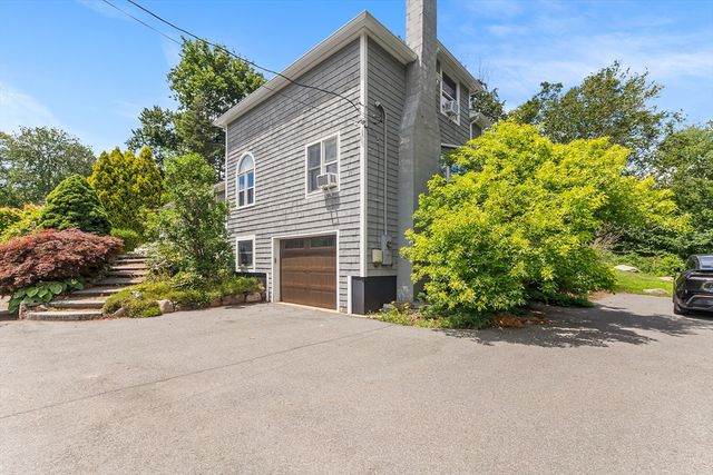 50 Idlewood Ave, Hamilton, MA 01982