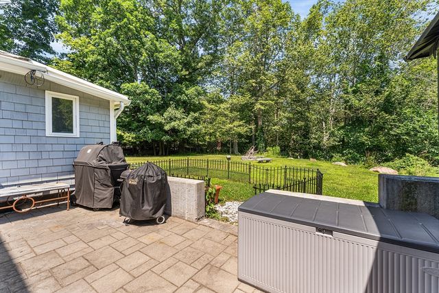 50 Idlewood Ave, Hamilton, MA 01982