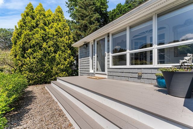 50 Idlewood Ave, Hamilton, MA 01982