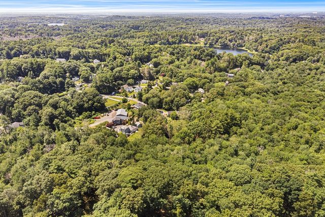50 Idlewood Ave, Hamilton, MA 01982