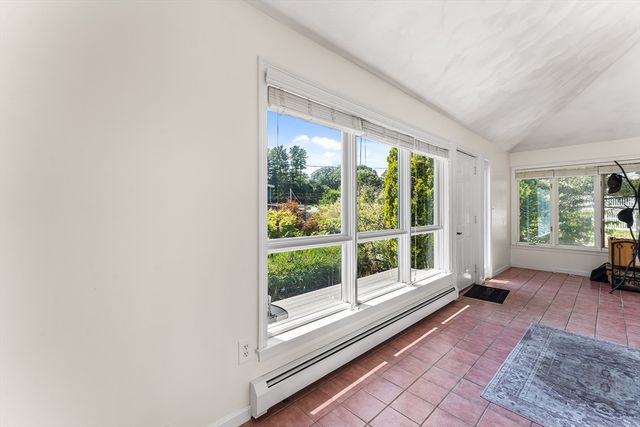50 Idlewood Ave, Hamilton, MA 01982