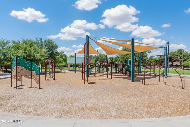 1239 S EMMETT Drive, Chandler, AZ 85286