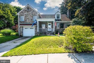 111 FLEETWOOD AVE, Fleetwood, PA 19522