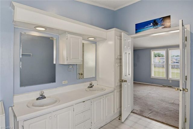 1551 Pecan Lane, Kernersville, NC 27284