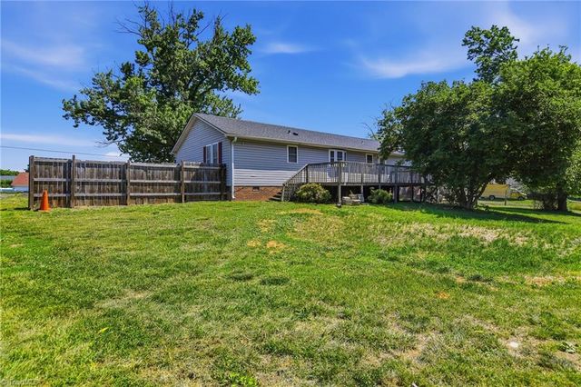 1551 Pecan Lane, Kernersville, NC 27284