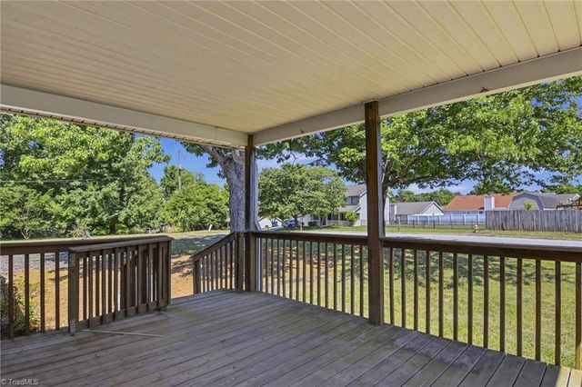 1551 Pecan Lane, Kernersville, NC 27284