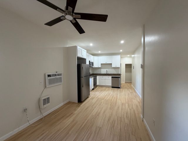 23 Fleet Street 7, Boston, MA 02113