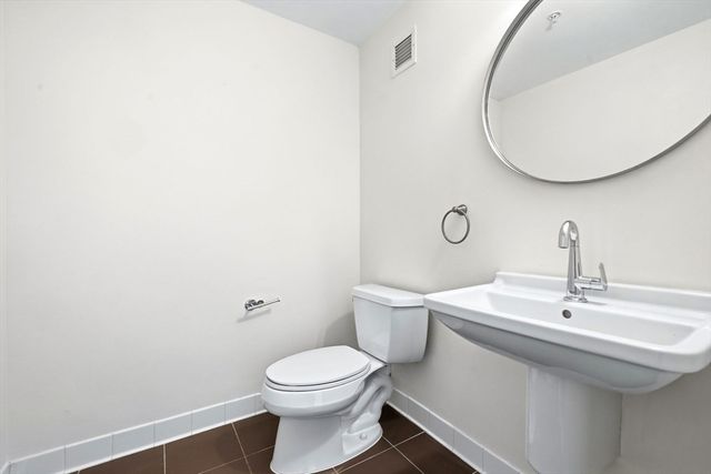 1 Earhart St 309, Cambridge, MA 02141