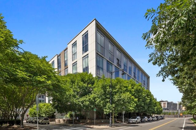 1 Earhart St 309, Cambridge, MA 02141