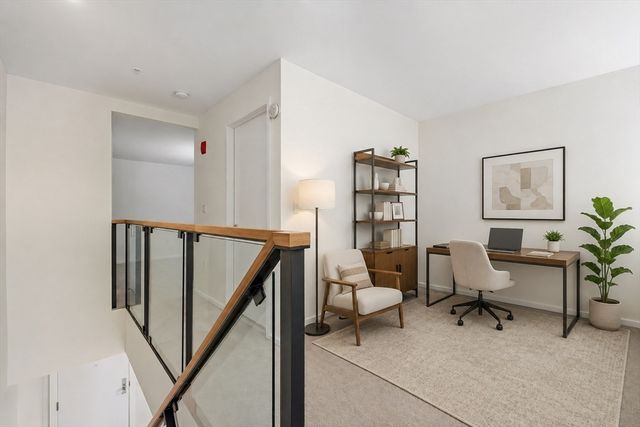 1 Earhart St 309, Cambridge, MA 02141