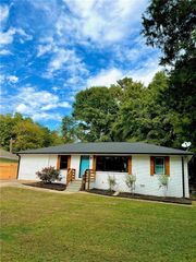 695 Kennesaw SE Drive, Smyrna, GA 30080