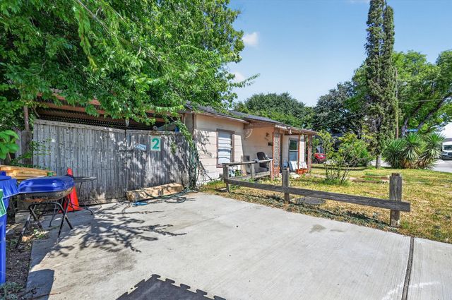 1407 N Main Street, Carrollton, TX 75006