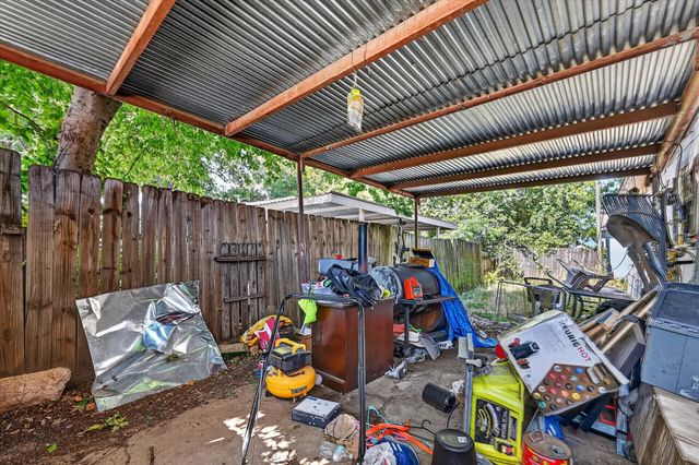 1407 N Main Street, Carrollton, TX 75006