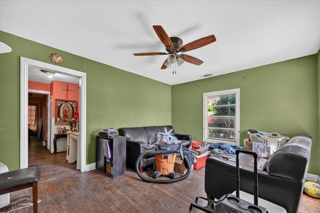 1407 N Main Street, Carrollton, TX 75006