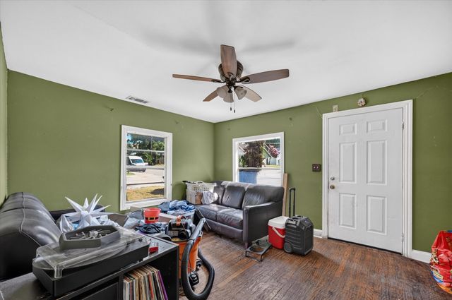 1407 N Main Street, Carrollton, TX 75006