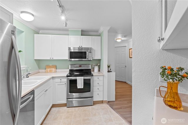 23410 18th Avenue S #I102, Des Moines, WA 98198