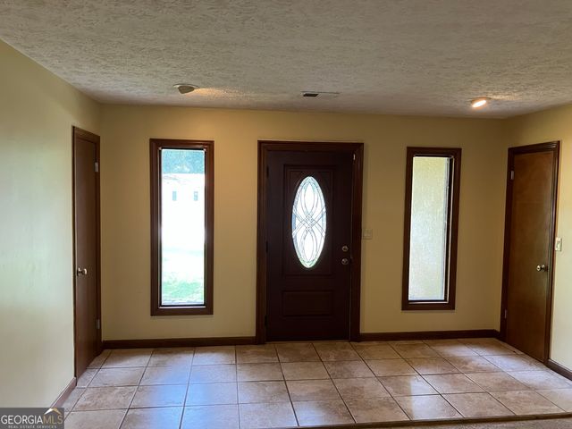 1288 Lakewood Drive NE, Conyers, GA 30013