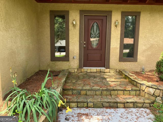 1288 Lakewood Drive NE, Conyers, GA 30013