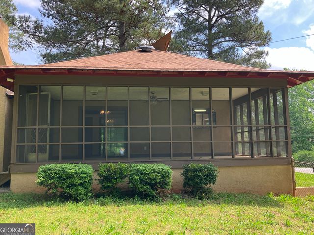 1288 Lakewood Drive NE, Conyers, GA 30013