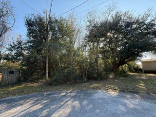 TBD Monument Court, Gulf Breeze, FL 32563