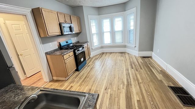 31 Ridgeway Street 1, Lynn, MA 01902