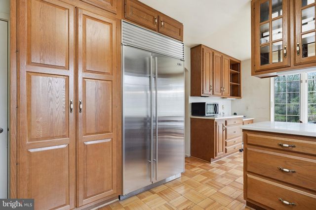 9010 BRADGROVE, Bethesda, MD 20817