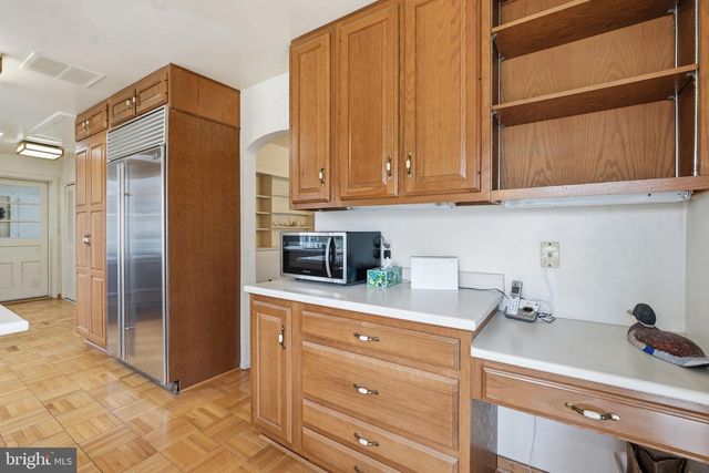 9010 BRADGROVE, Bethesda, MD 20817