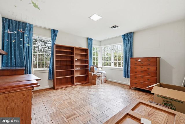 9010 BRADGROVE, Bethesda, MD 20817