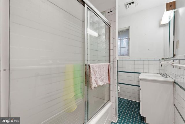 9010 BRADGROVE, Bethesda, MD 20817