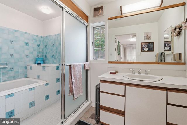 9010 BRADGROVE, Bethesda, MD 20817