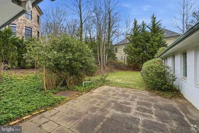 9010 BRADGROVE, Bethesda, MD 20817