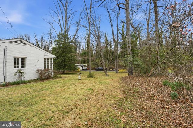 9010 BRADGROVE, Bethesda, MD 20817