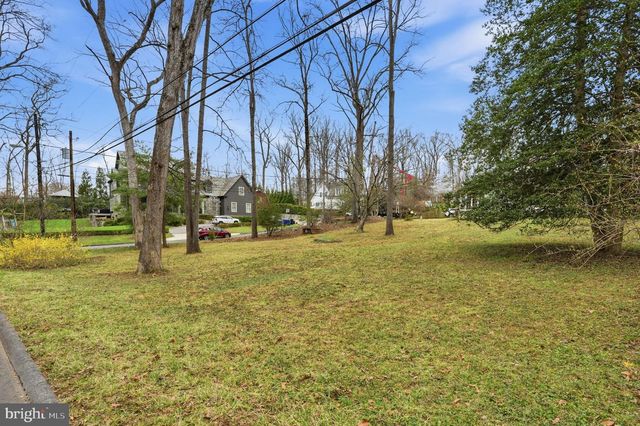 9010 BRADGROVE, Bethesda, MD 20817