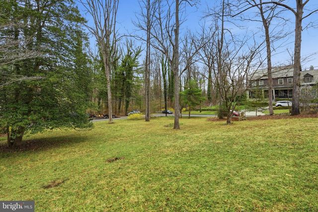 9010 BRADGROVE, Bethesda, MD 20817