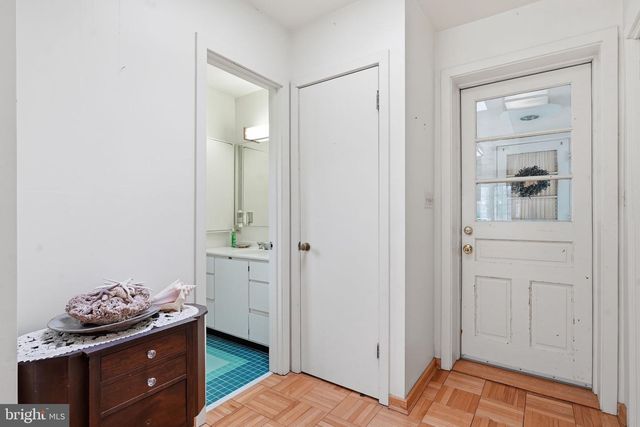 9010 BRADGROVE, Bethesda, MD 20817