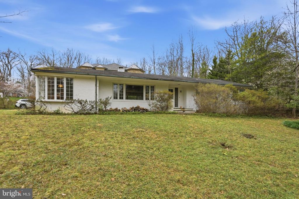 9010 BRADGROVE, Bethesda, MD 20817