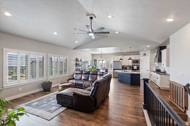 3612 S HIAWATHA CIR, Saratoga Springs, UT 84045