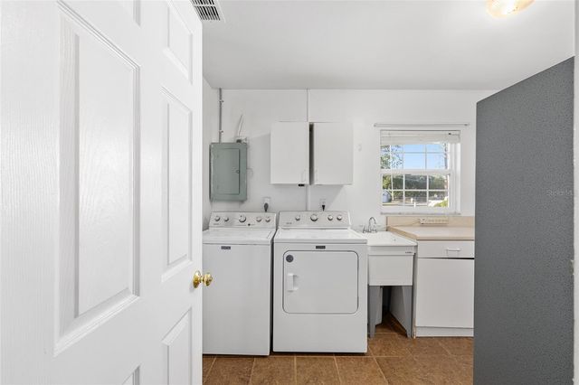 1807 NE 7TH STREET, Ocala, FL 34470