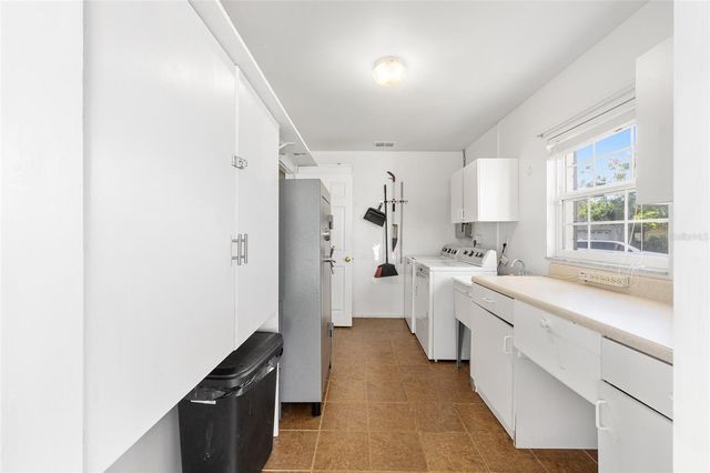 1807 NE 7TH STREET, Ocala, FL 34470