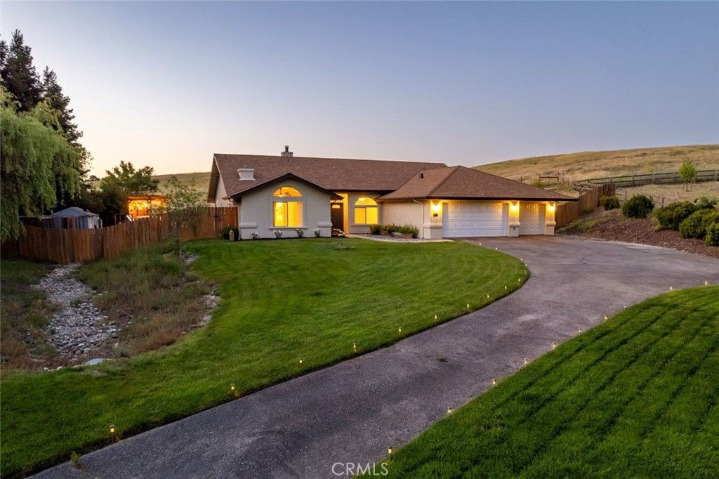 Image 10 of property listing at 1590 Shiloh Place, Templeton, CA 93465